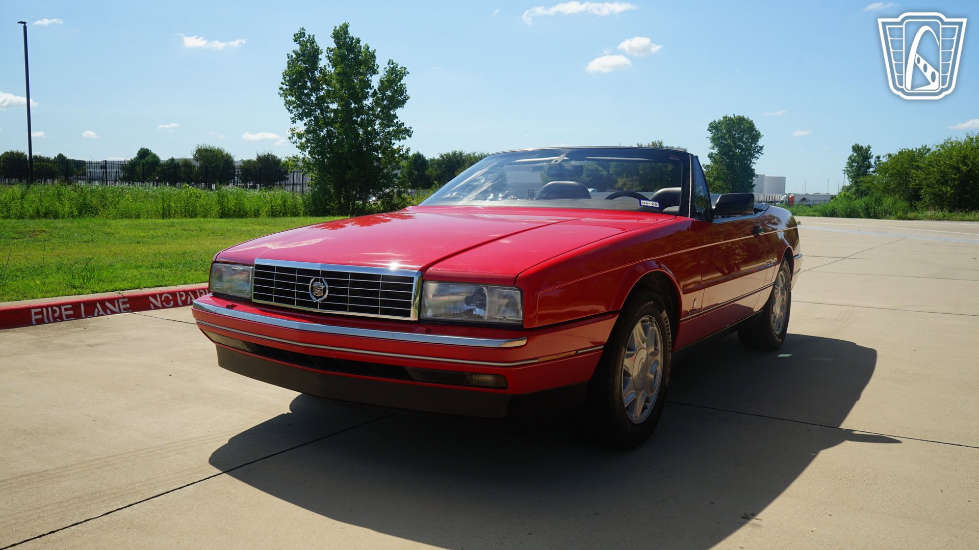 Used 1991 Cadillac Allante FWD image 3