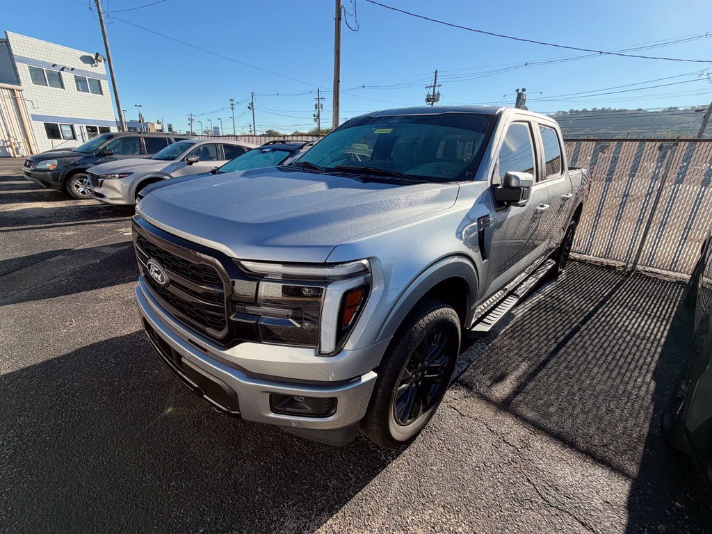 Used 2025 Ford F150 Lariat w/ Equipment Group 501A Mid AWD/4WD image 5