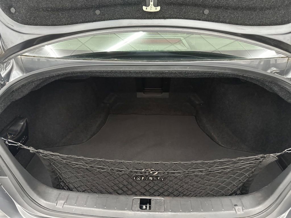 Used 2016 INFINITI Q70 3.7 w/ Deluxe Touring Package RWD image 23