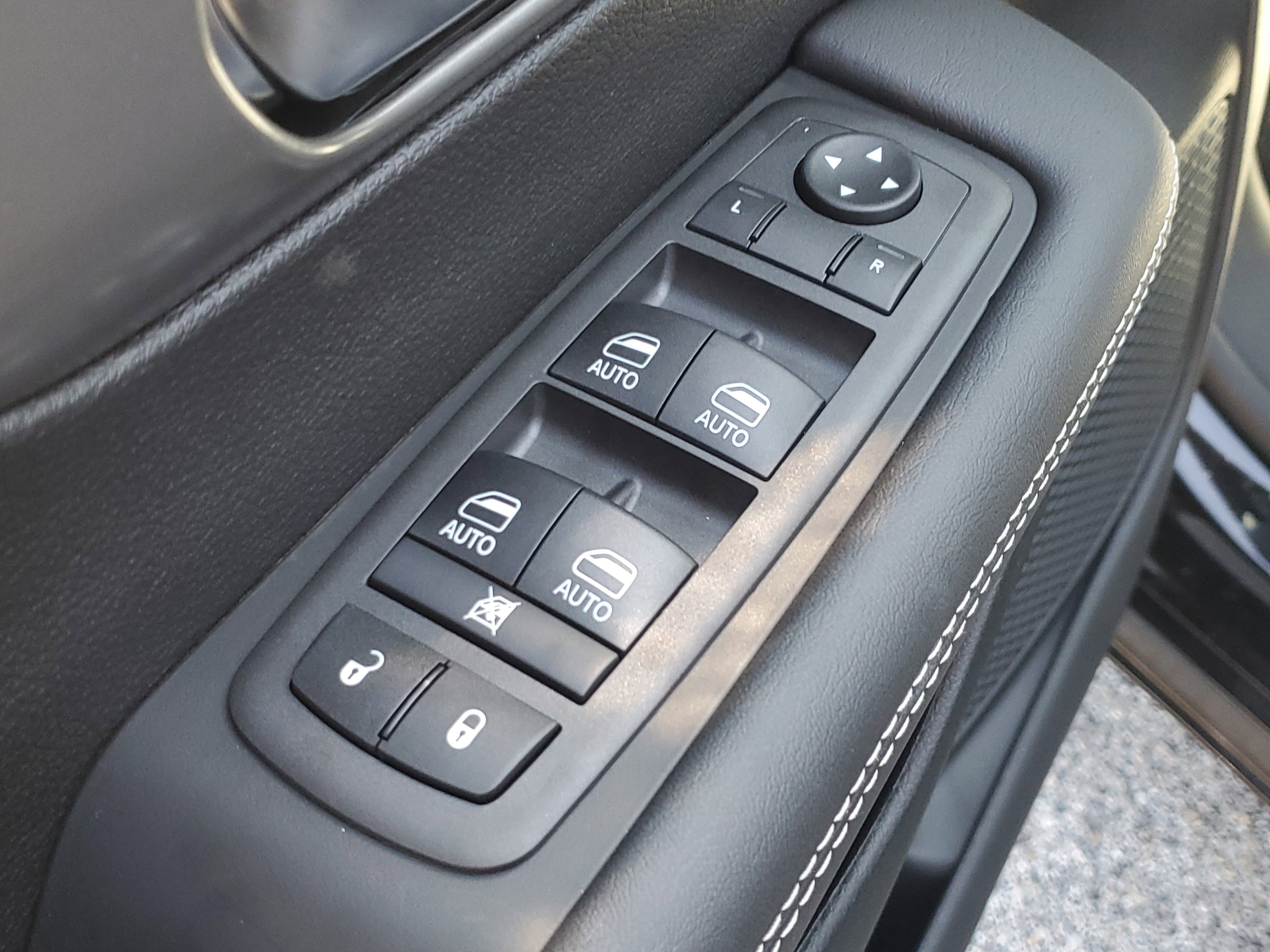 New 2026 Chrysler Pacifica Select image 12