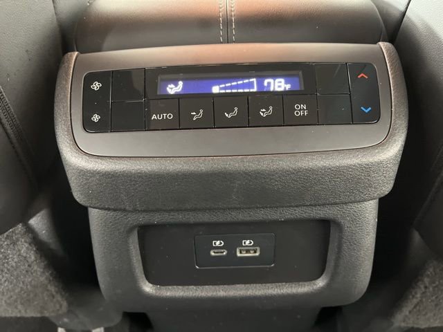 Used 2024 Nissan Pathfinder SL image 48