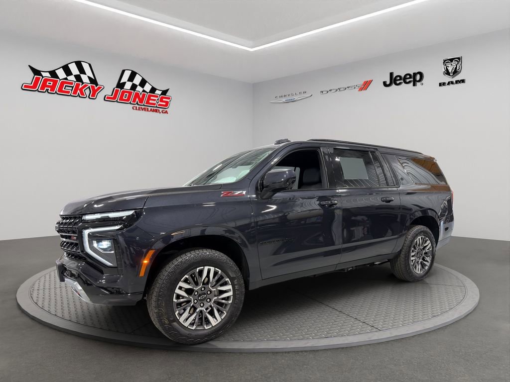 Used 2025 Chevrolet Suburban Z71 AWD/4WD image 2