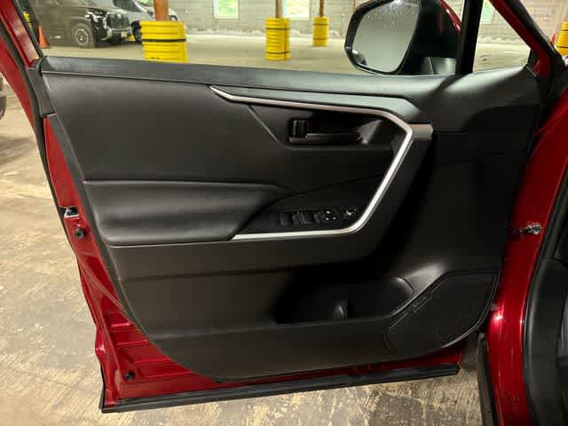 Certified 2023 Toyota RAV4 LE AWD/4WD image 28