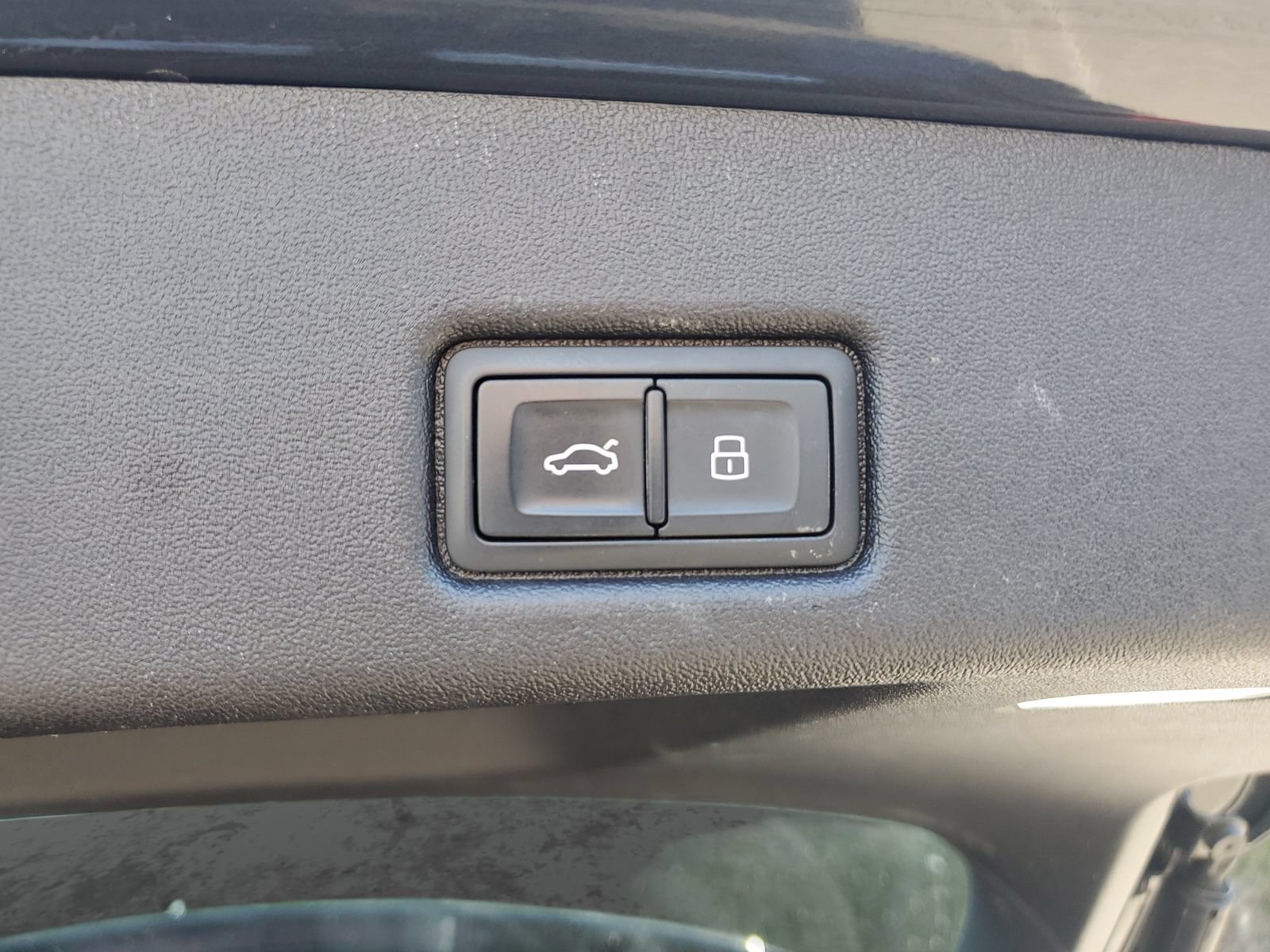 Used 2025 Audi Q5 Premium w/ Convenience Package AWD/4WD image 9