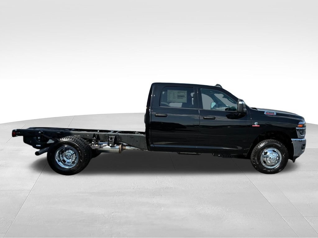New 2026 RAM 3500 Tradesman w/ Chrome Appearance Group A AWD/4WD image 4