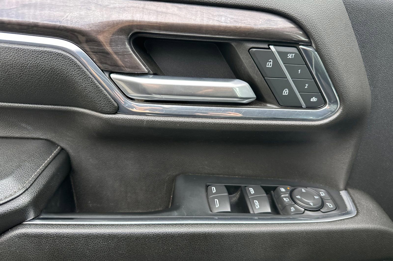 Used 2024 Chevrolet Silverado 2500 LTZ w/ LTZ Convenience Package image 11