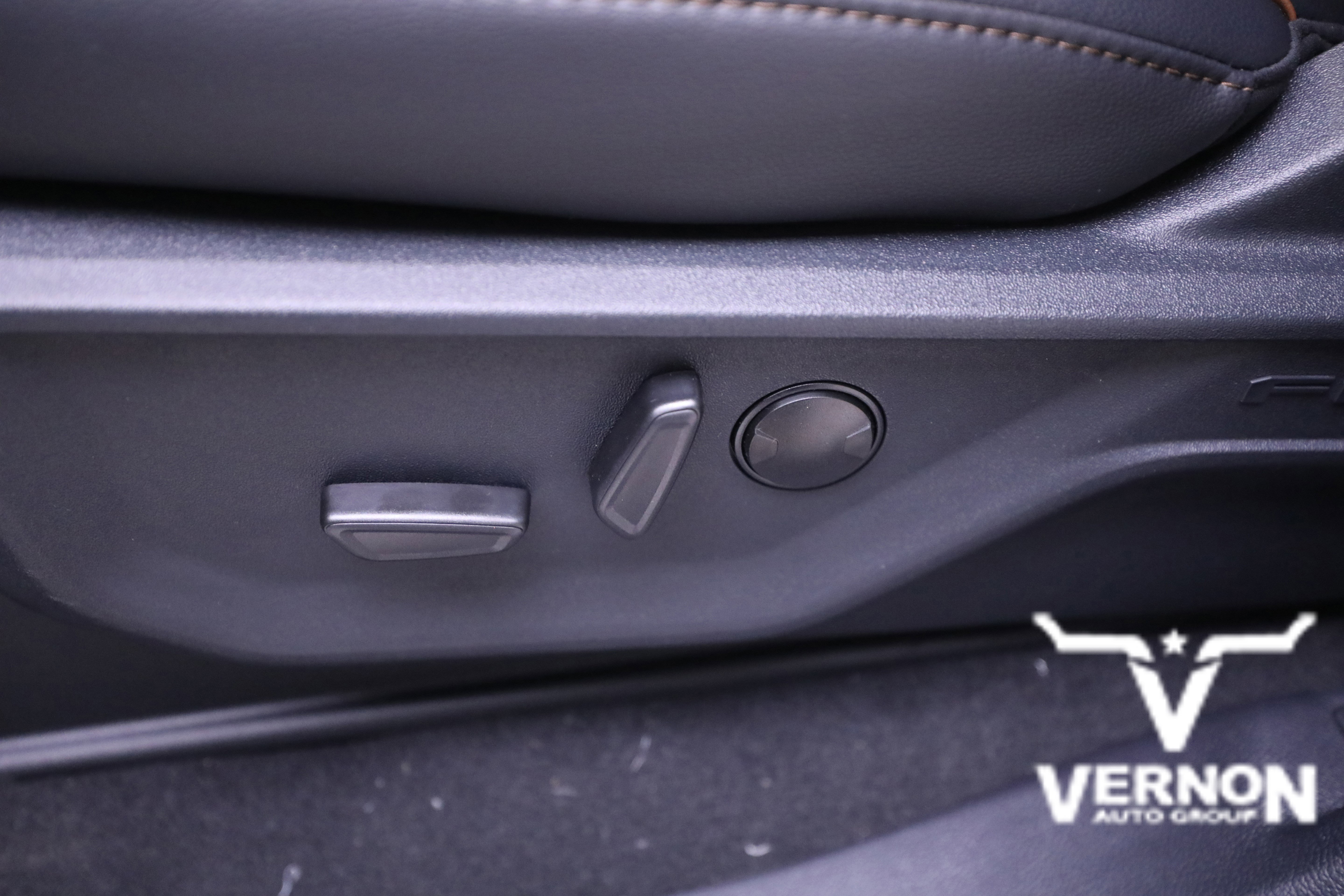 New 2026 Ford F250 Lariat w/ Chrome Package image 14