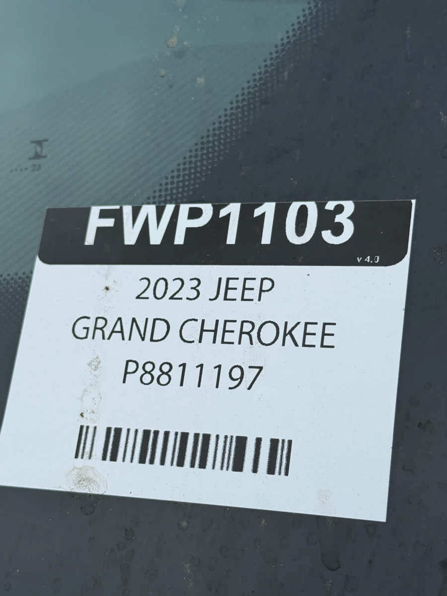 Used 2023 Jeep Grand Cherokee L Limited AWD/4WD image 32