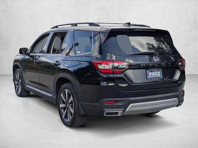 Used 2025 Honda Pilot Touring image 5