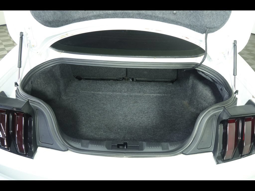 Used 2018 Ford Mustang GT RWD image 7