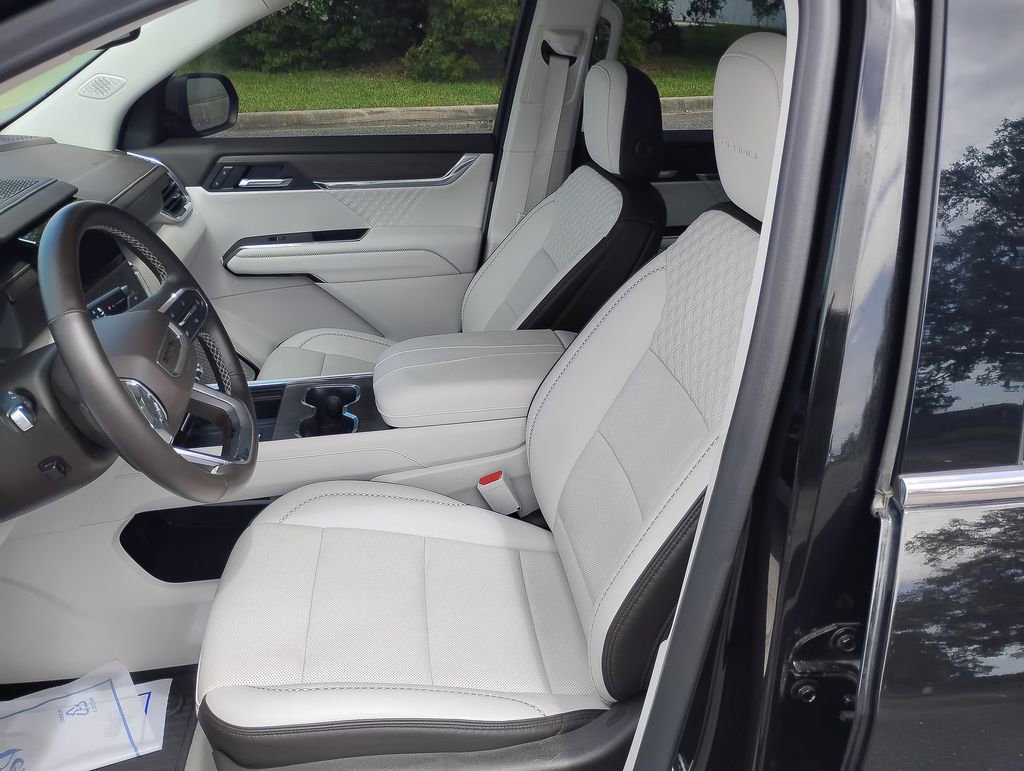 Used 2024 GMC Acadia Denali FWD image 12