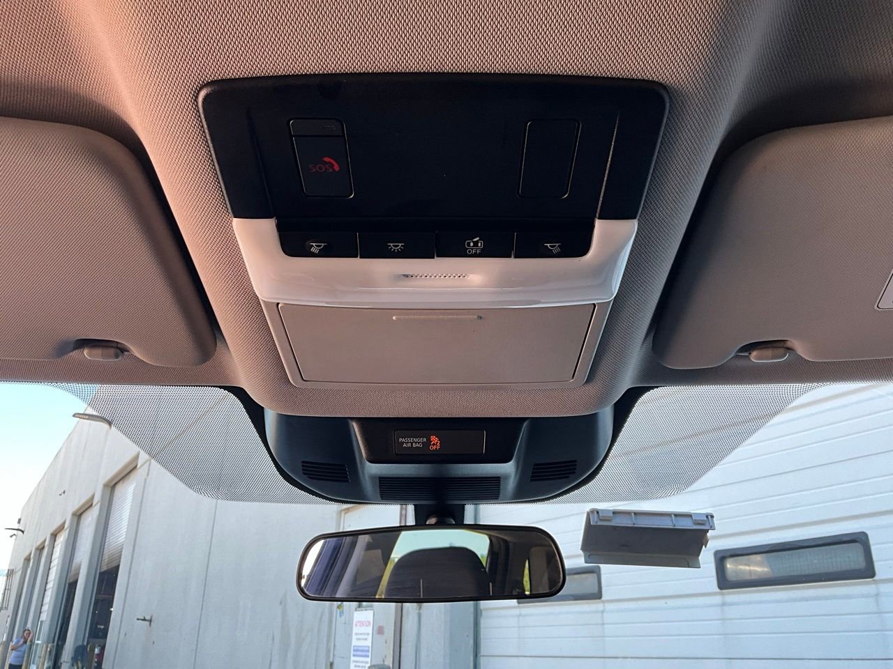 Used 2025 Nissan Rogue SV FWD image 16