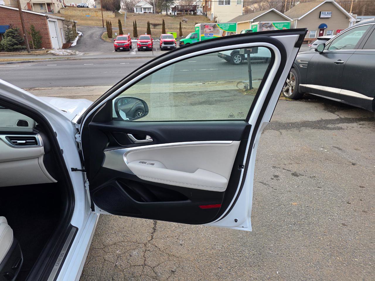 Used 2024 Genesis G70 2.5T image 14