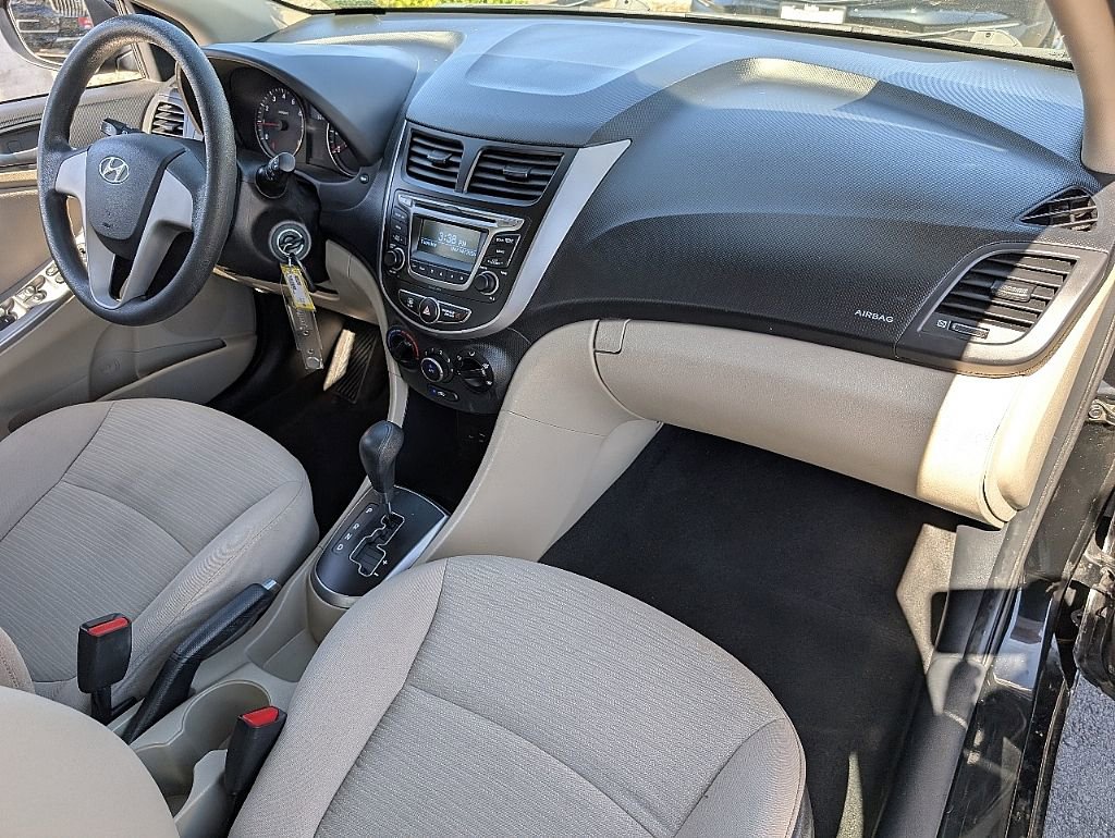 Used 2017 Hyundai Accent SE FWD image 17