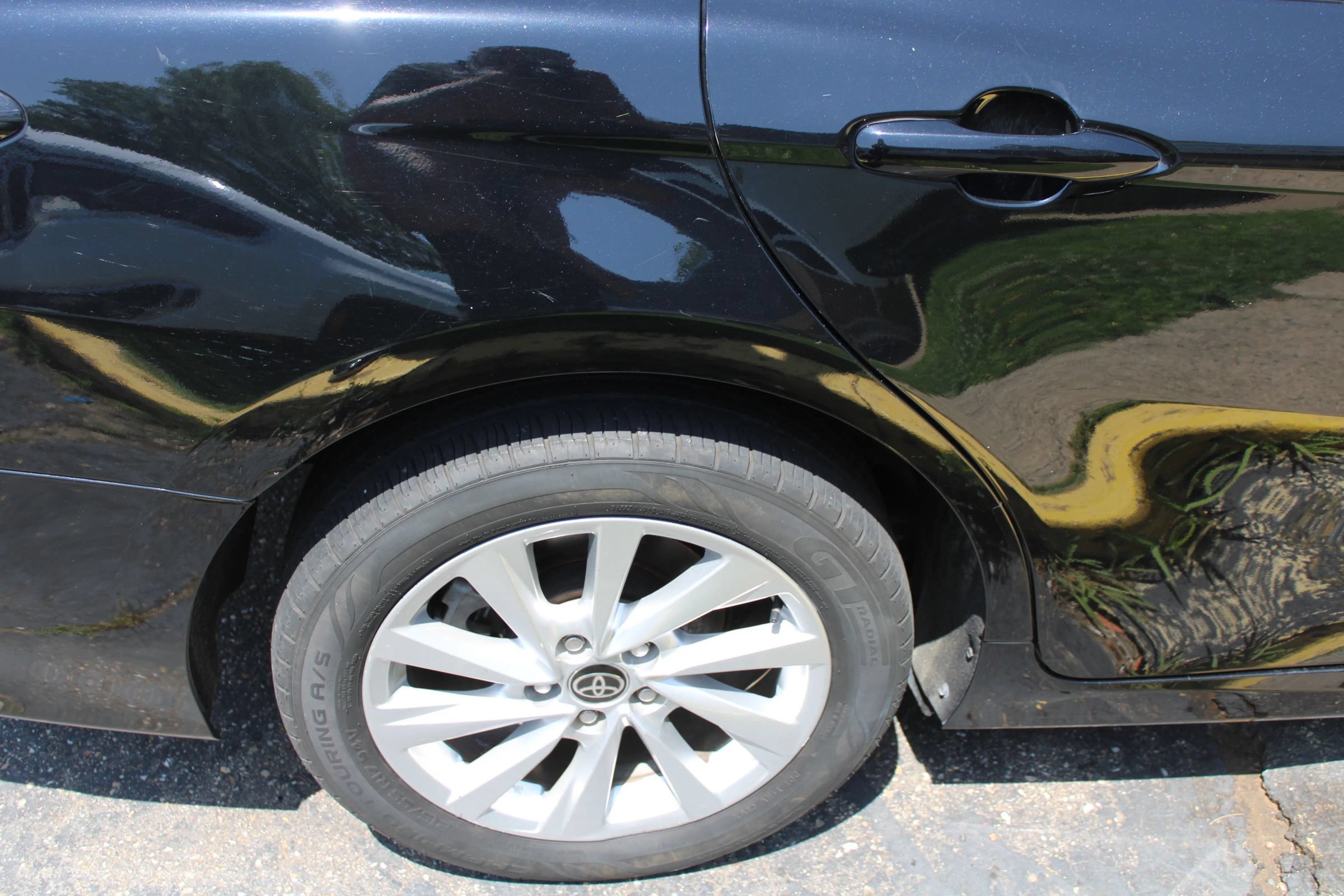Used 2023 Toyota Camry LE FWD image 30