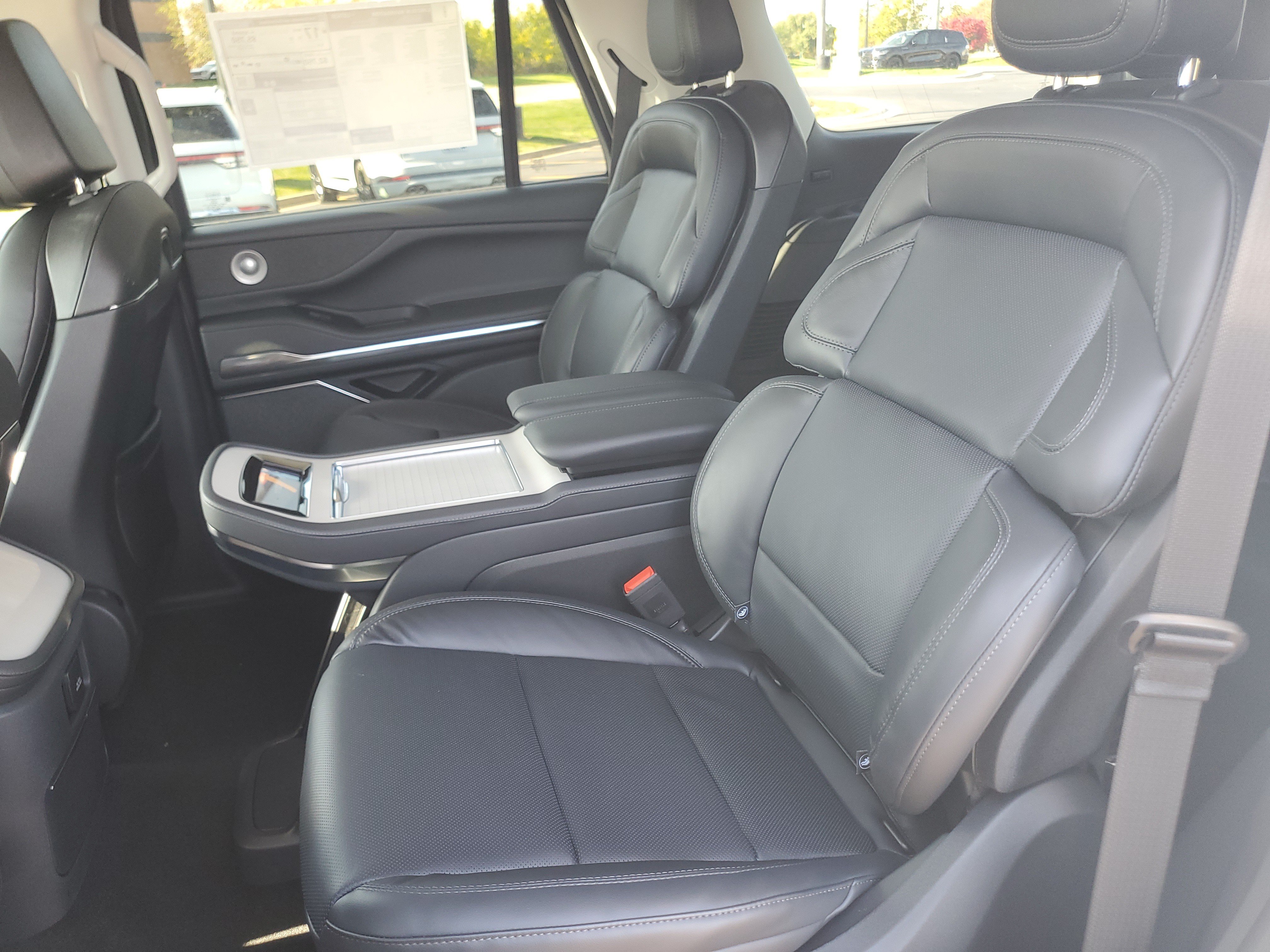 New 2027 Lincoln Navigator Reserve AWD/4WD image 31