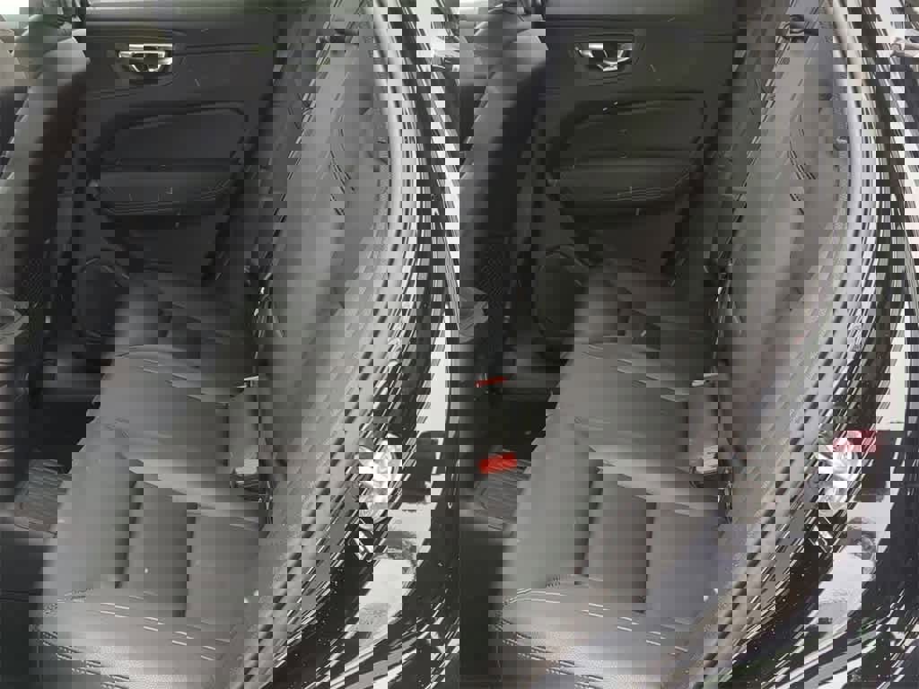 Certified 2025 Volvo XC60 T8 Core w/ Protection Package Premier image 18