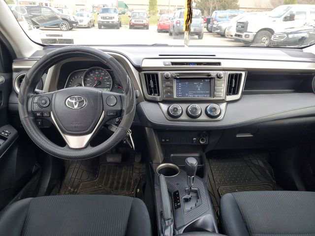 Used 2015 Toyota RAV4 LE image 25