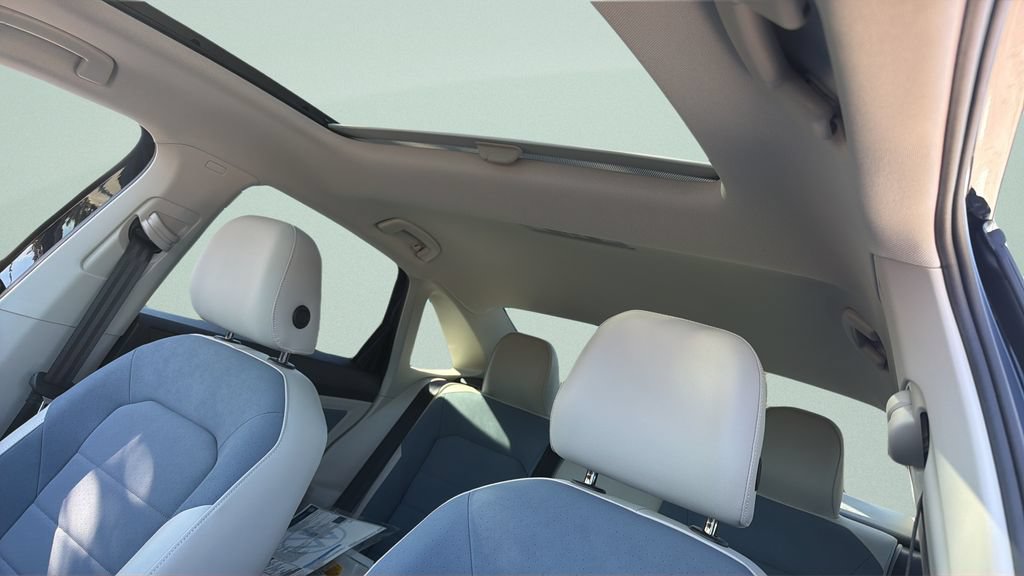 New 2027 Volkswagen Jetta SE FWD image 16