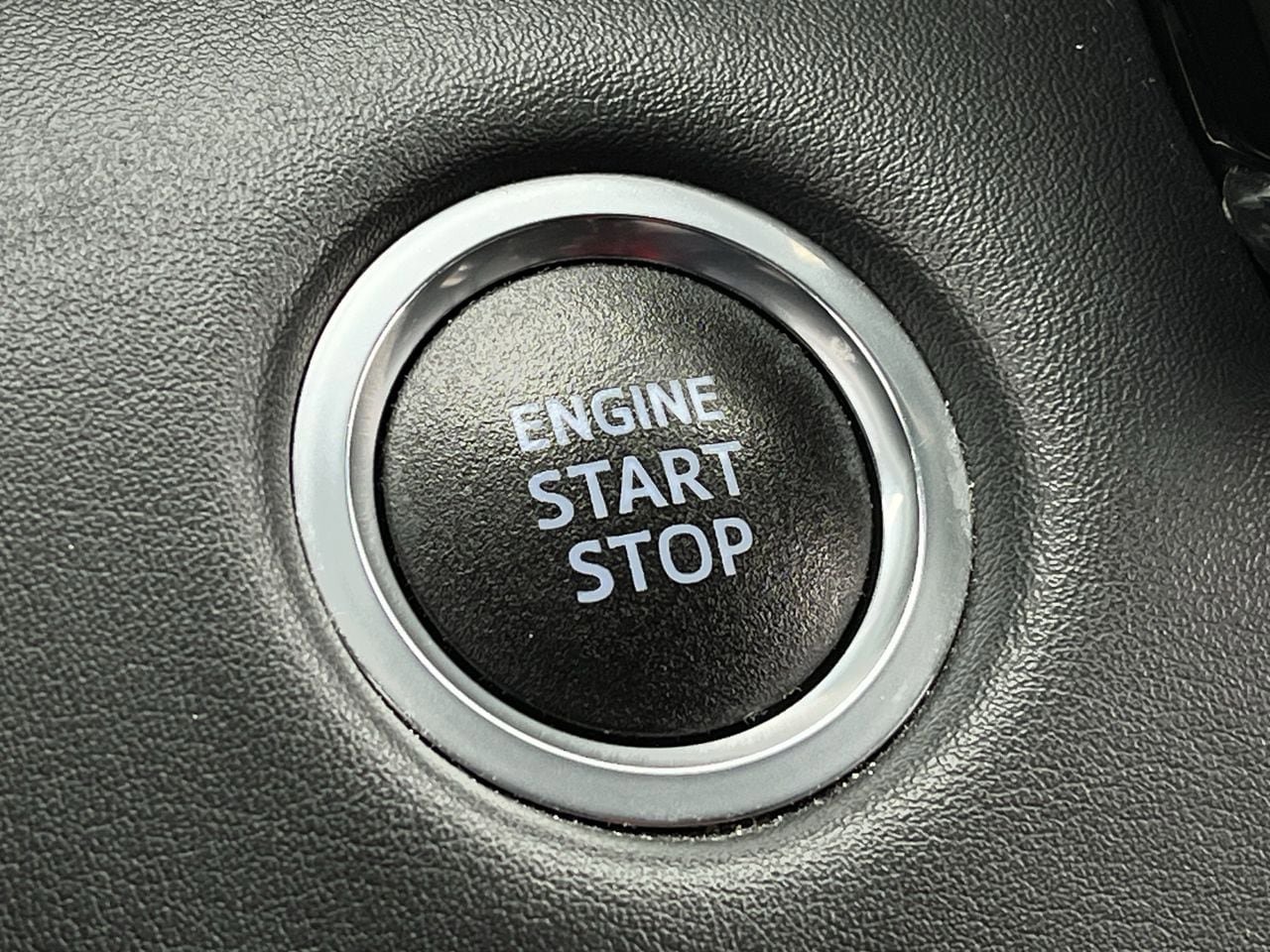 Used 2021 Toyota Highlander XSE FWD image 19