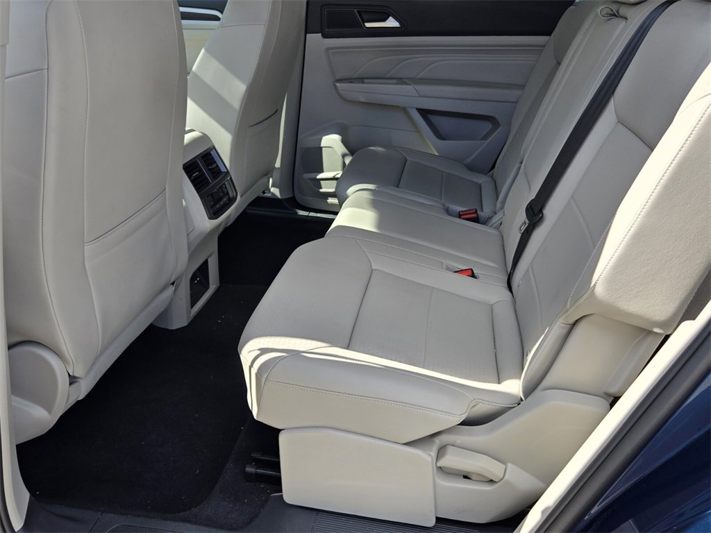 Used 2023 Volkswagen Atlas SE w/ Black Wheel Package image 12