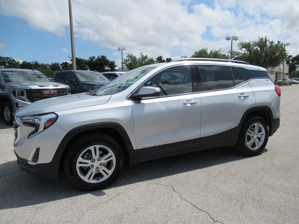 Used 2018 GMC Terrain SLE w/ Driver Convenience Package FWD image 4