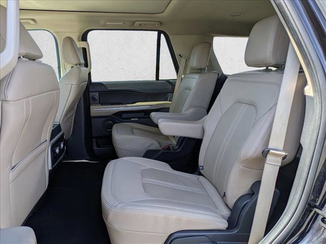 Used 2024 Ford Expedition Limited AWD/4WD image 13