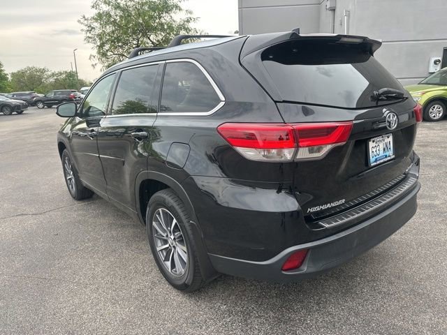 Used 2017 Toyota Highlander XLE AWD/4WD image 5