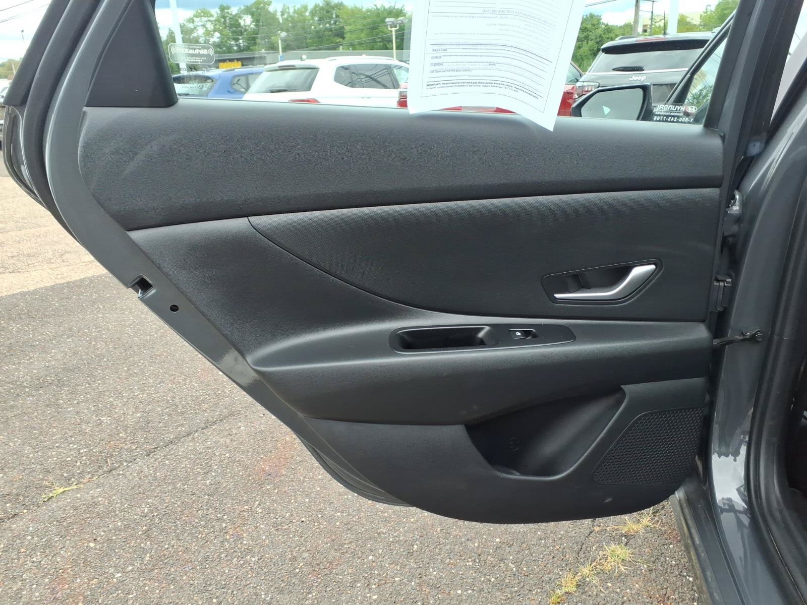 Used 2023 Hyundai Elantra SEL w/ Cargo Package FWD image 24