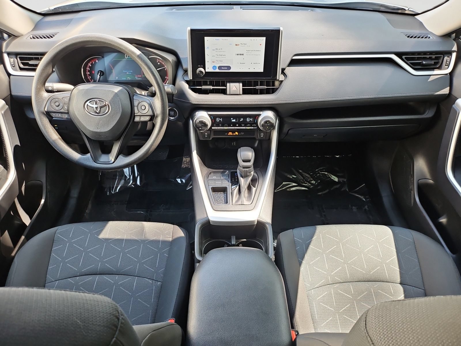 Used 2025 Toyota RAV4 XLE FWD image 16