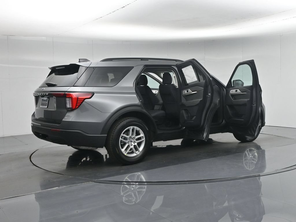 New 2026 Ford Explorer Active RWD image 4