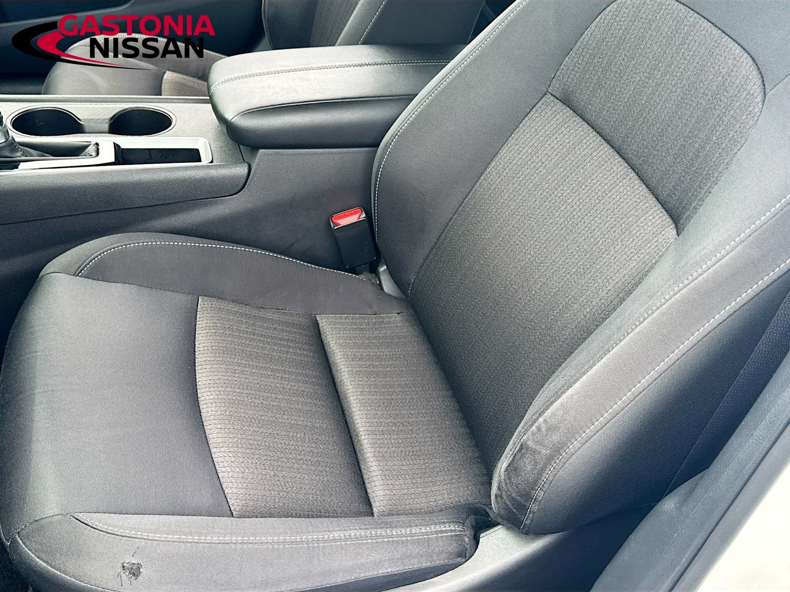Used 2025 Nissan Altima 2.5 SV FWD image 25