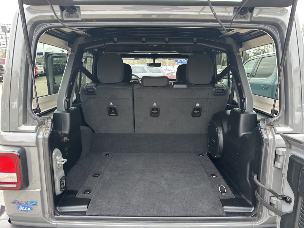 Used 2023 Jeep Wrangler Unlimited w/ Sun & Screen Package image 30