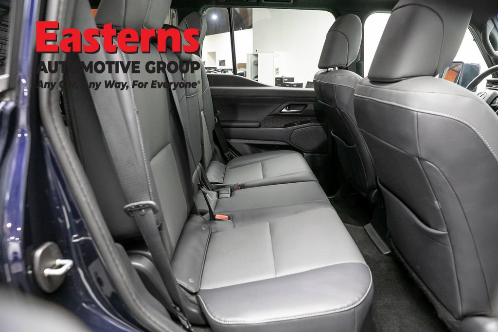 Used 2025 Lexus GX 550 w/ Accessory Package (2T) AWD/4WD image 25