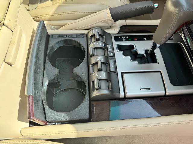 Used 2015 Lexus LX 570 4WD image 16