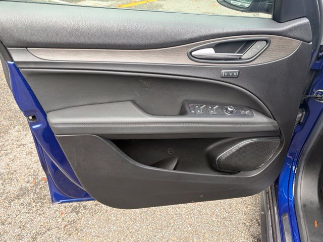 Used 2023 Alfa Romeo Stelvio Ti AWD/4WD image 18