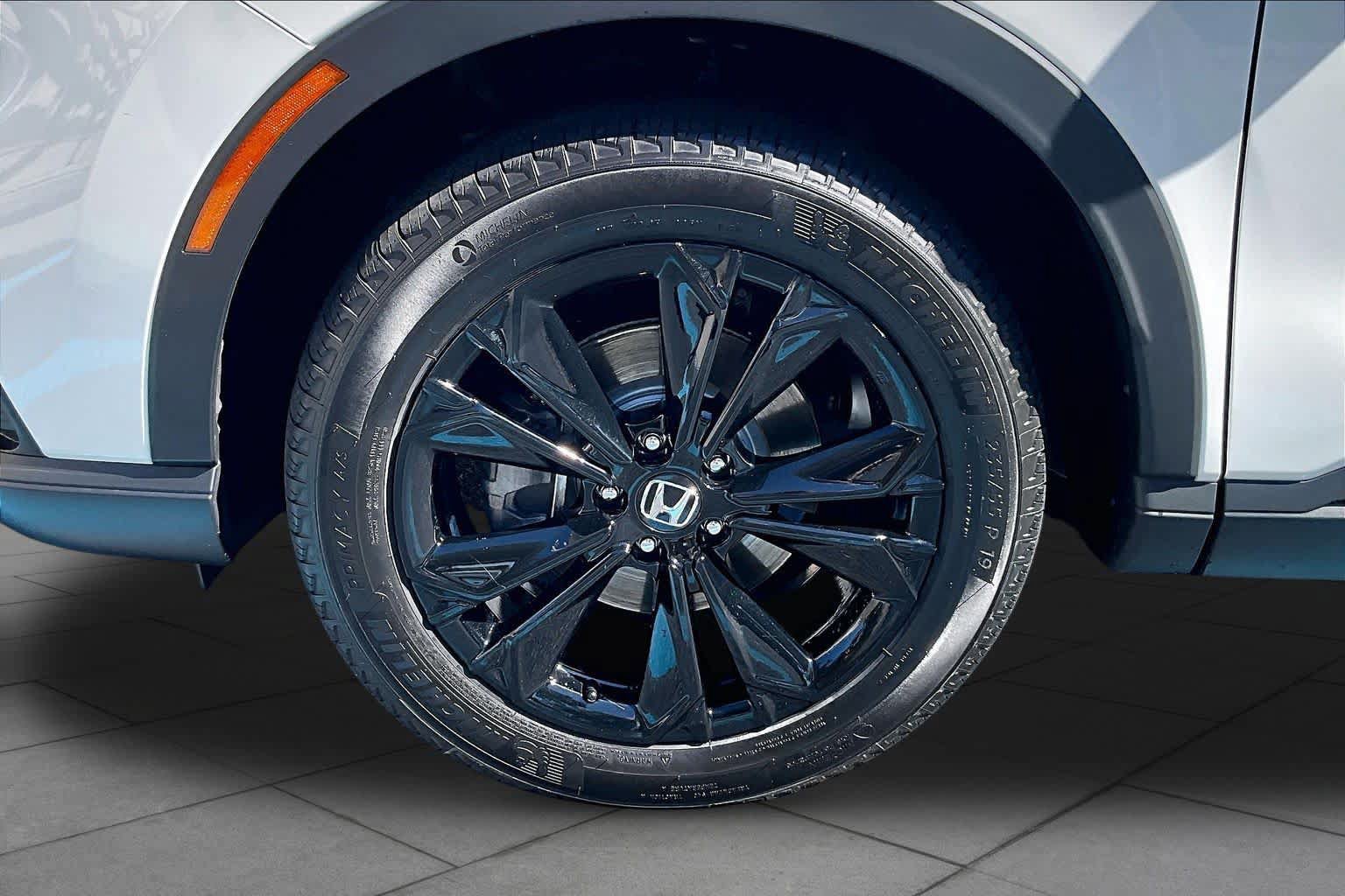 Certified 2025 Honda CR-V Sport Touring image 11