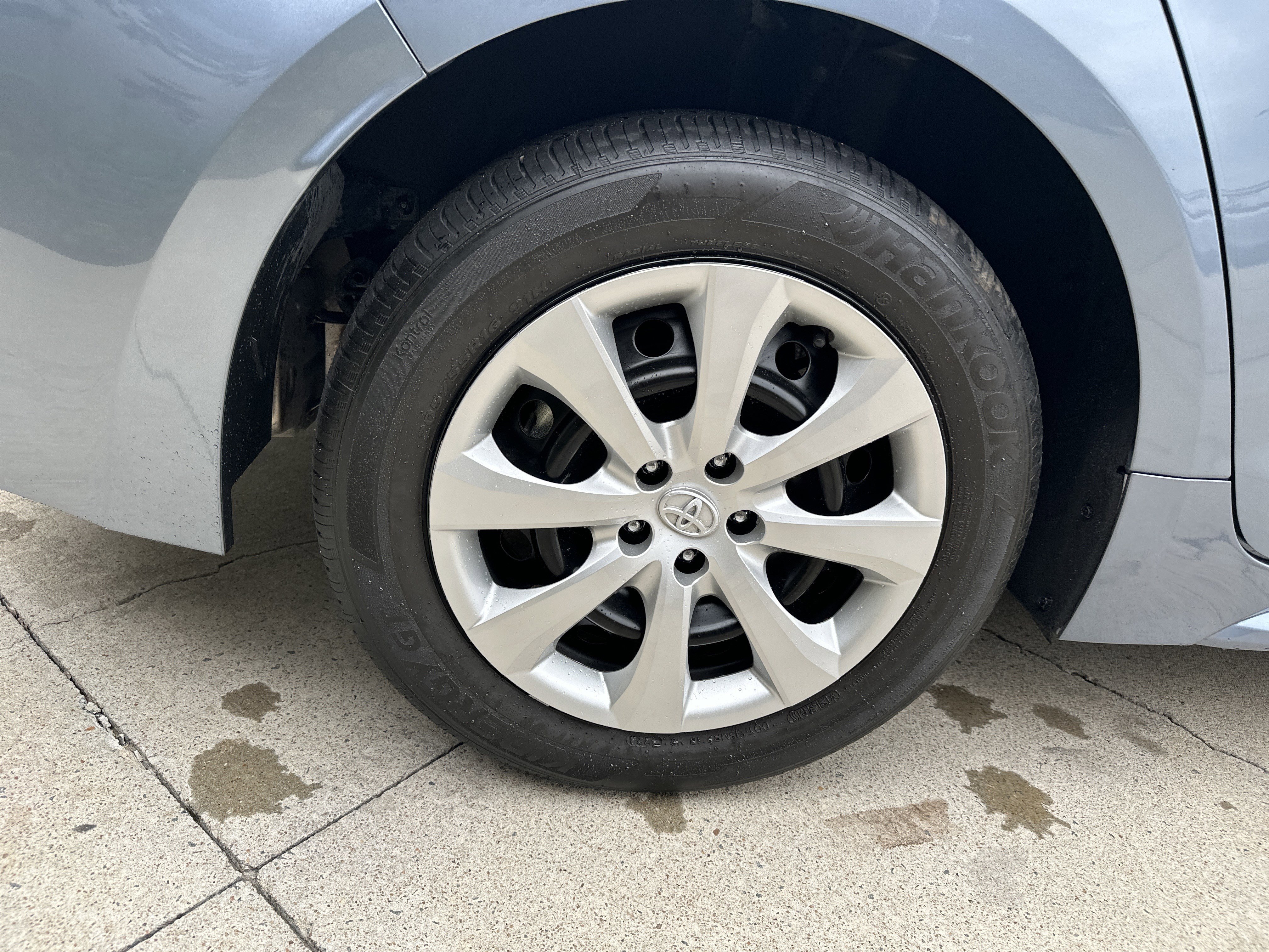 Used 2025 Toyota Corolla LE FWD image 32