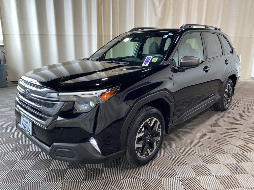Used 2025 Subaru Forester Premium AWD/4WD image 9