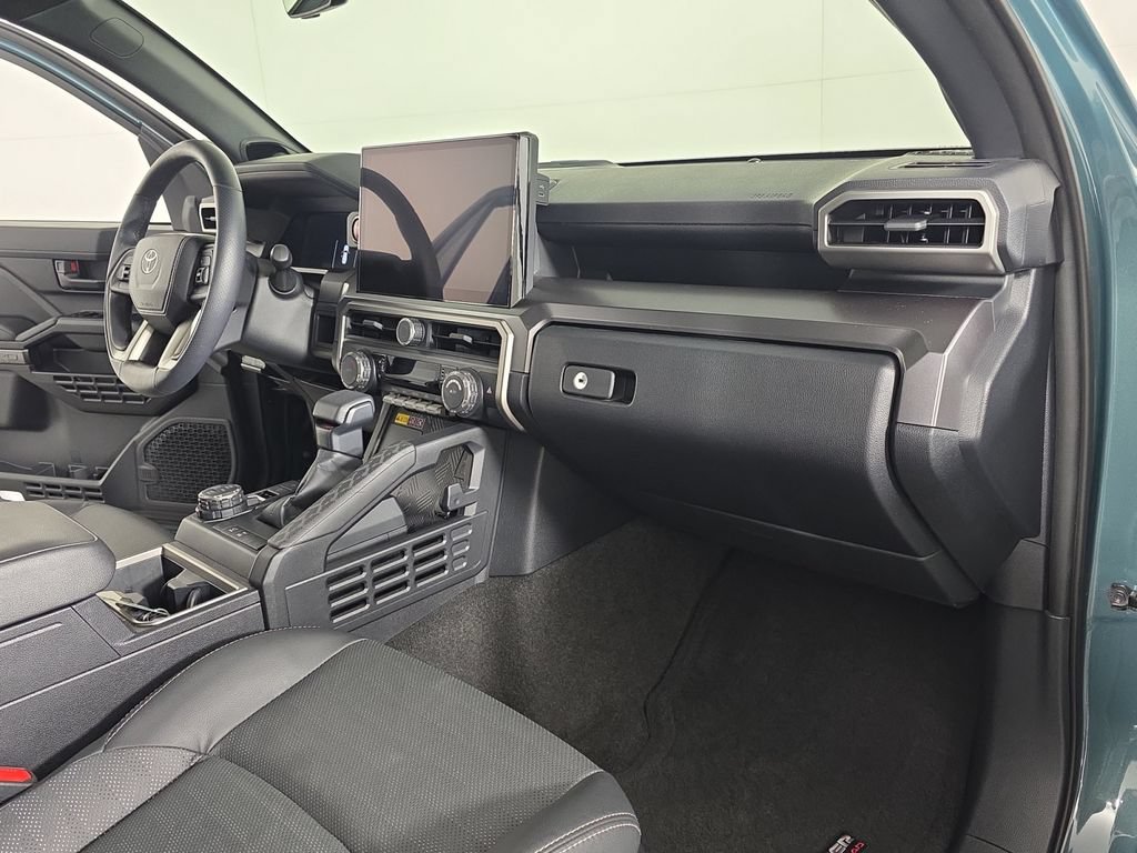 Used 2025 Toyota 4Runner TRD Off-Road Premium AWD/4WD image 32