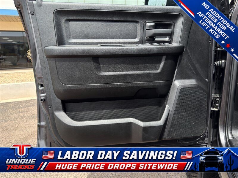 Used 2024 RAM 3500 Tradesman w/ Chrome Appearance Group AWD/4WD image 19