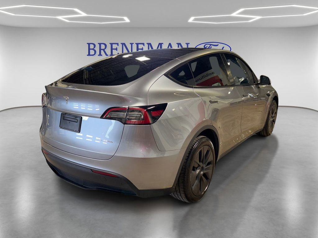 Used 2024 Tesla Model Y Long Range image 5
