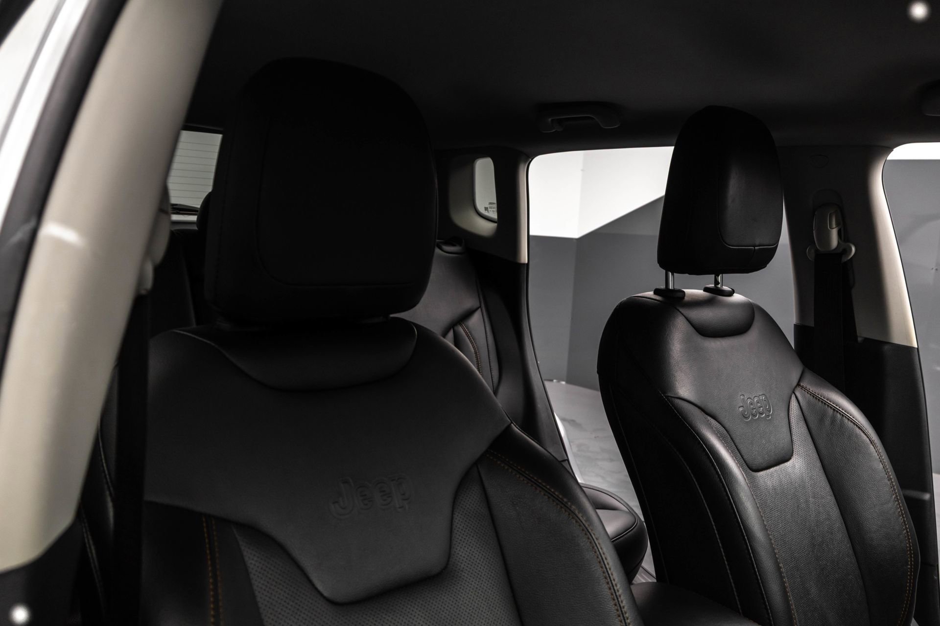 Used 2021 Jeep Compass Limited image 40