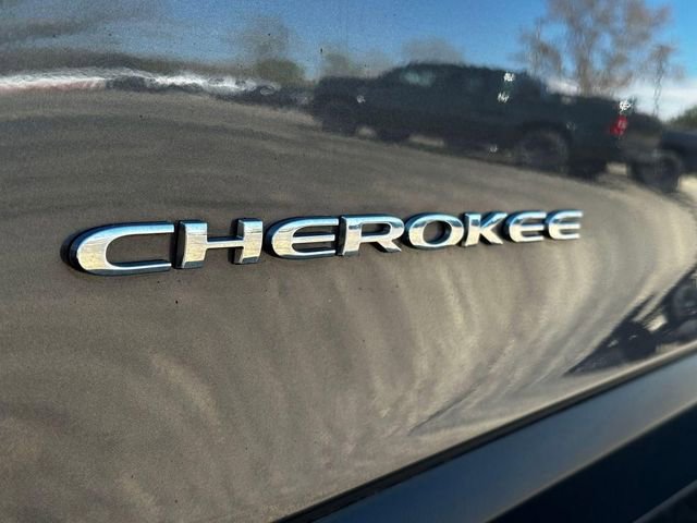 Used 2019 Jeep Cherokee Limited AWD/4WD image 10