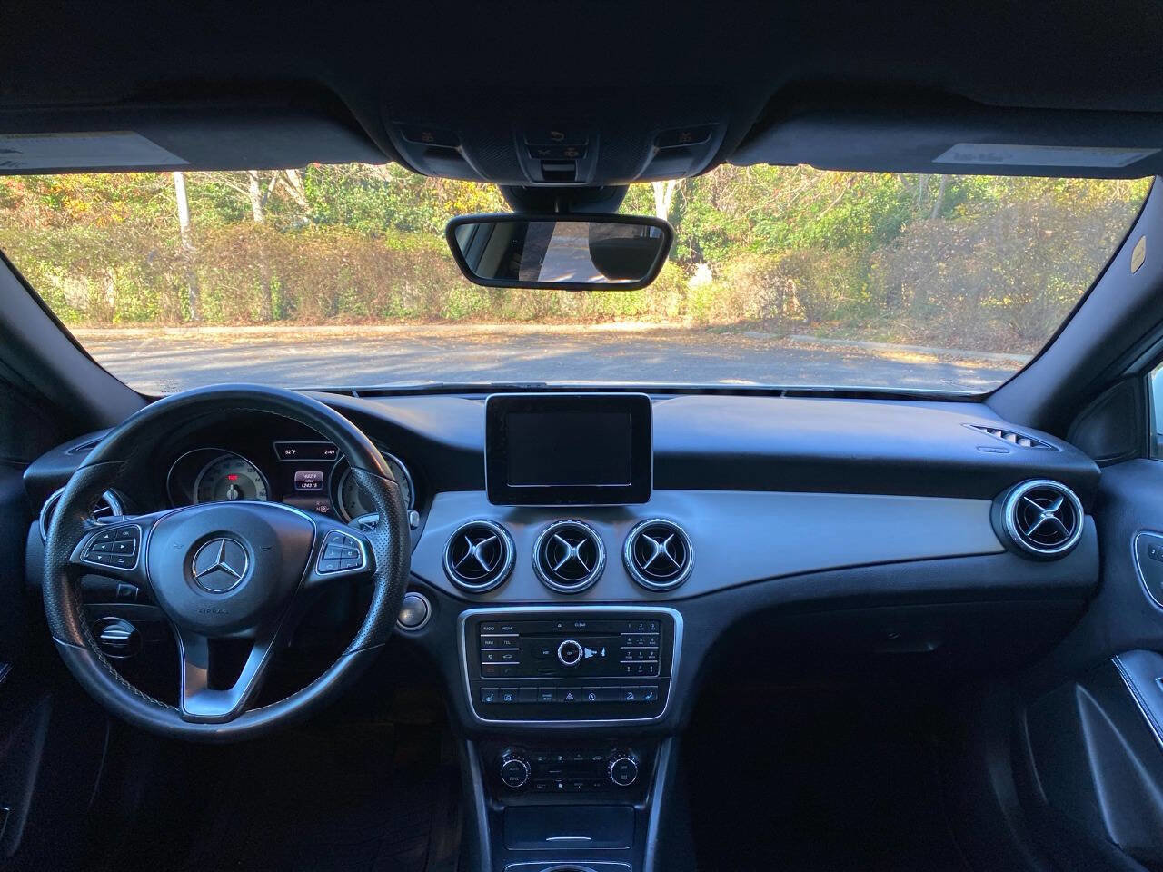 Used 2017 Mercedes-Benz GLA 250 4MATIC image 33