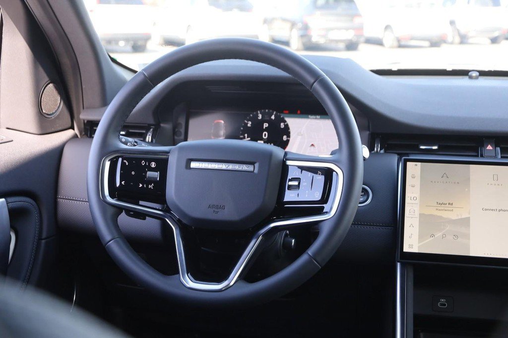Used 2024 Land Rover Discovery Sport Dynamic SE image 21