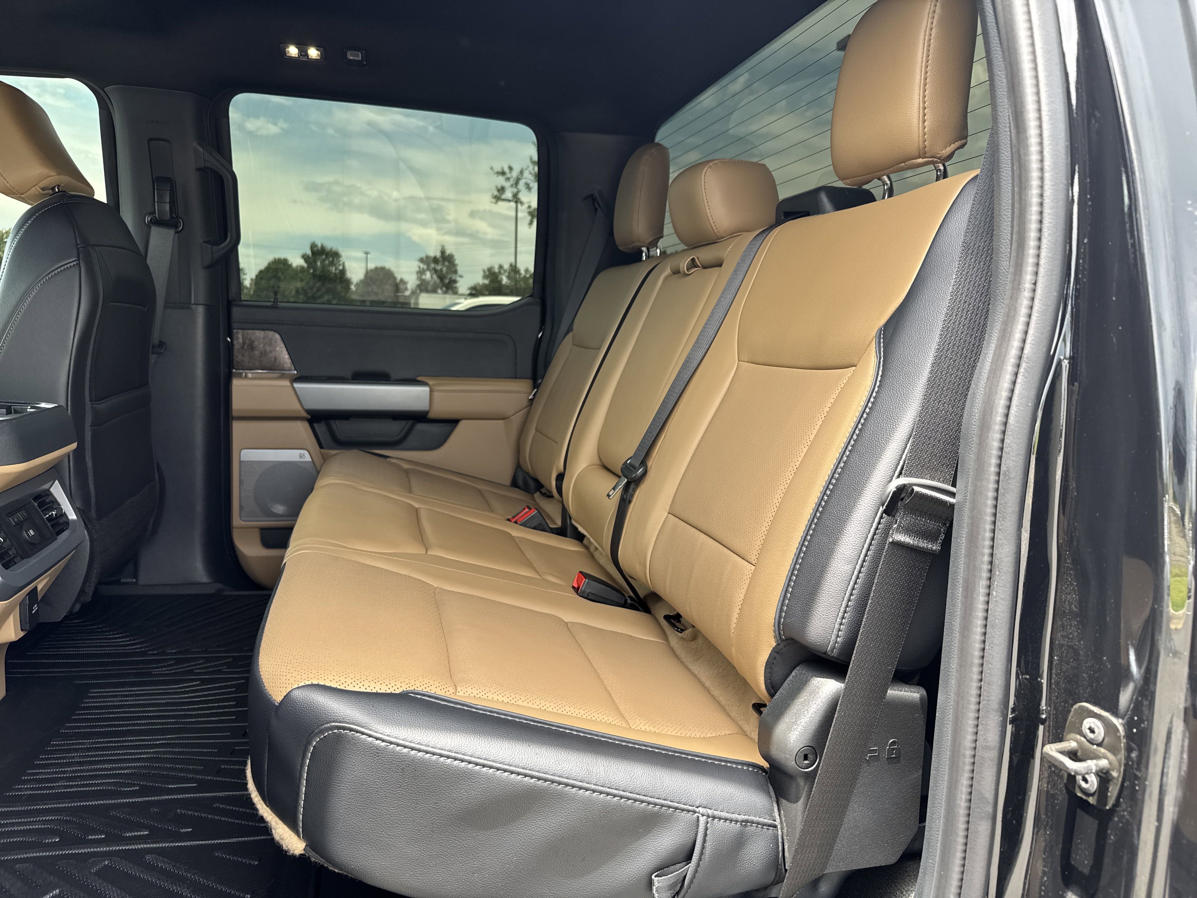 Used 2025 Ford F250 Lariat w/ Chrome Package image 30