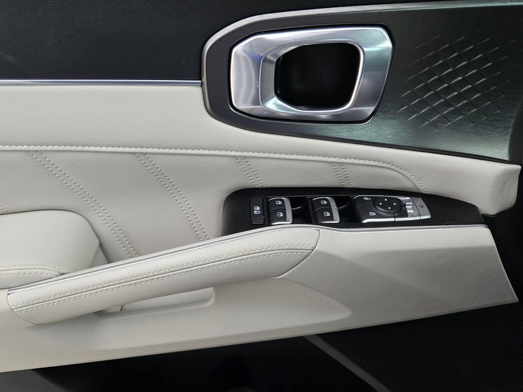 Used 2023 Kia Sorento SX image 27
