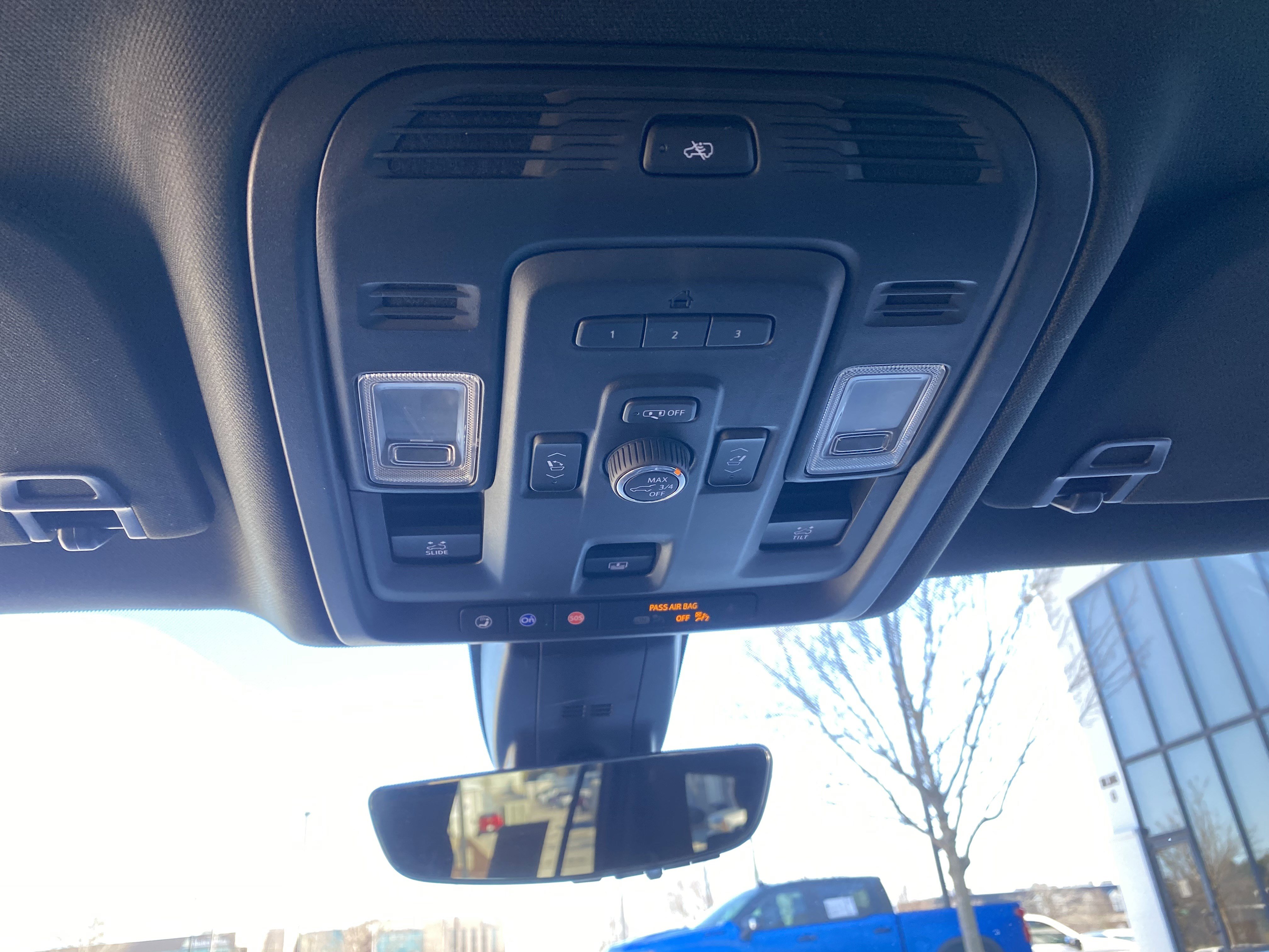 Used 2021 GMC Yukon Denali w/ Denali Premium Package image 33