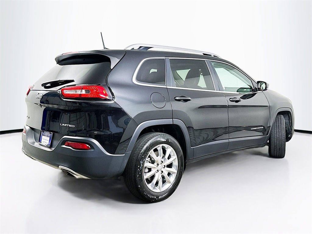 Used 2016 Jeep Cherokee Limited image 7